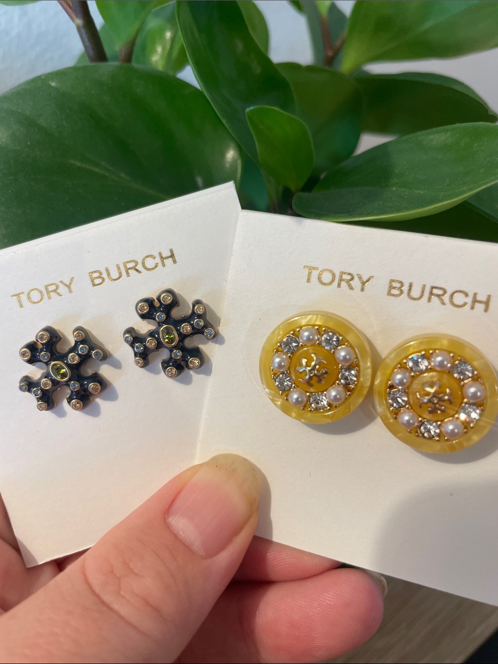 TORY BURCH SET OF 2 earrings